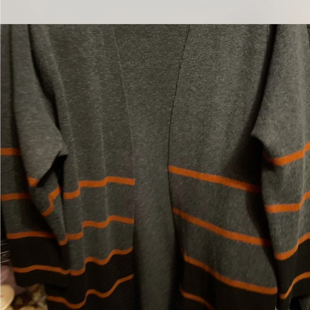 Ladies boutique brand cardigan.  Long length. 2X.  Like new - Picture 2 of 5